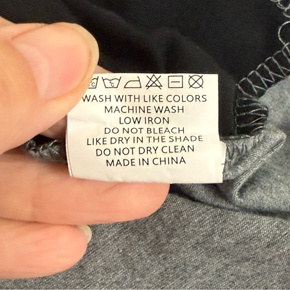 Women’s Plus Size 4XL Gray Black Colorblock Pocket Tee | Casual Everyday Top - Picture 7 of 8